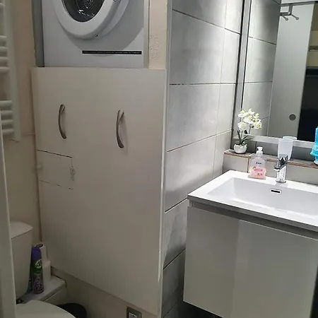 Studio A 200 M De La Mer Apartment *