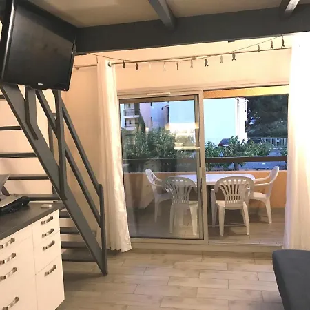 Studio A 200 M De La Mer * Roquebrune-sur Argens